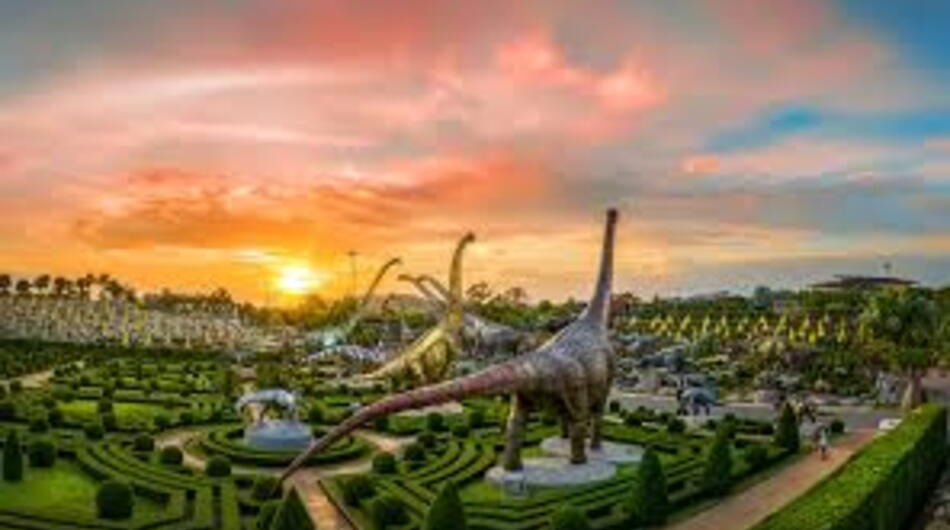 THE VALLEY OF DINOSAURUS