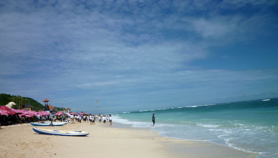 Pantai Pandawa (www.febrijayatour.com)