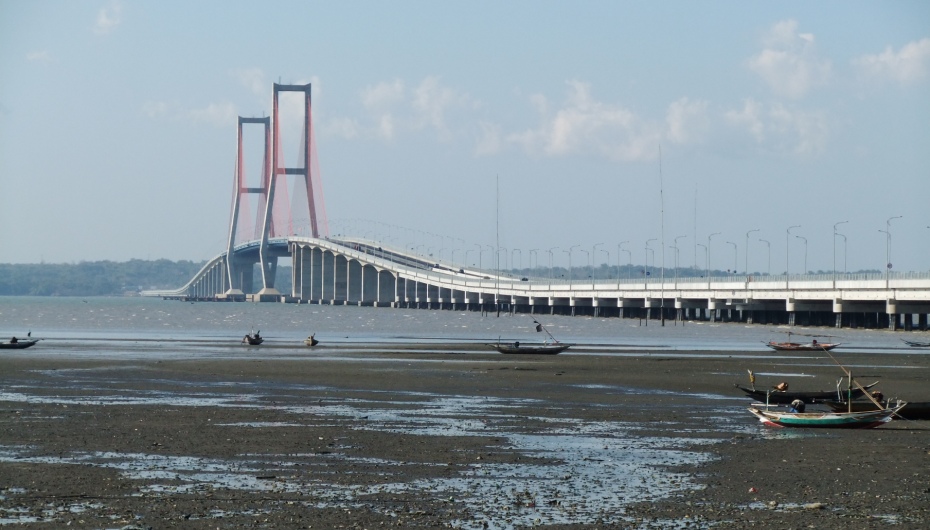 Jembatan Suramadu
